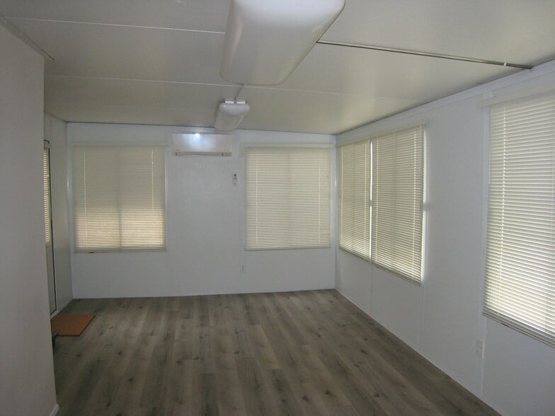 Building Photo - 2616 Cimmaron Ave