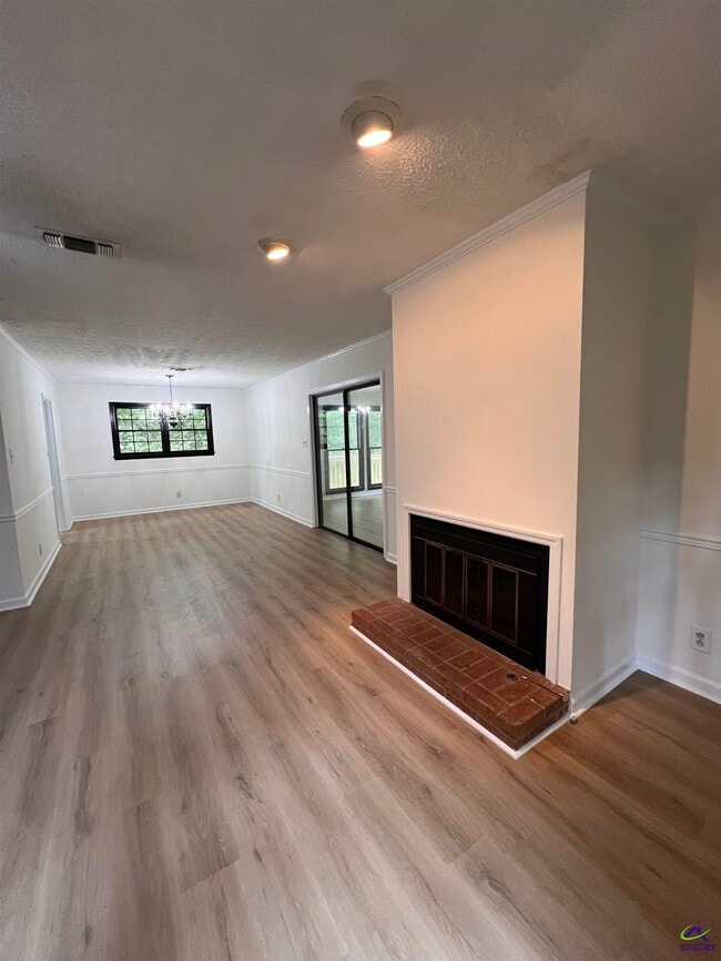 Building Photo - 789 S Forest Lake Dr