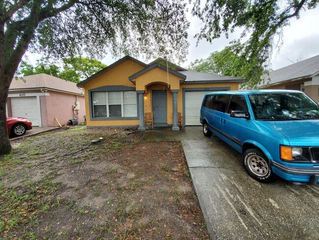 Building Photo - Lovely Home