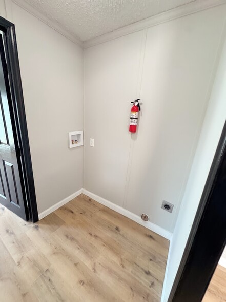 Building Photo - 2552 Smith Ave