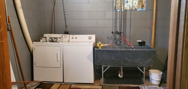 Building Photo - 425 97th Ave NW