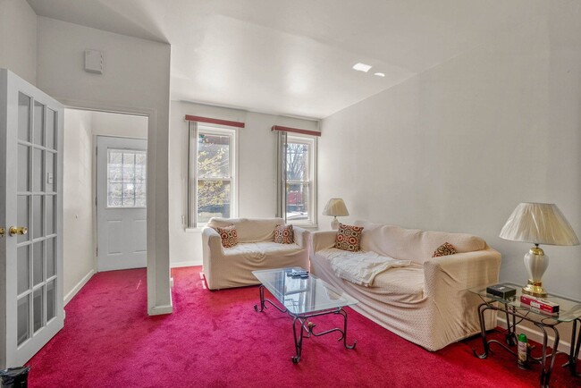 Building Photo - 513 Morris St