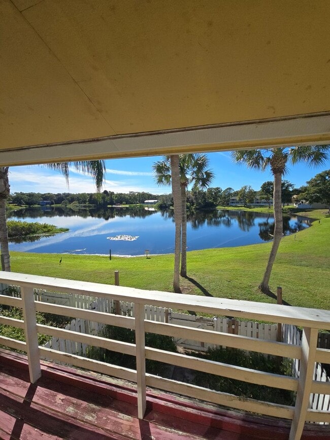 Building Photo - 2-Bedroom, 2-Bathroom Condo in Land O' Lakes