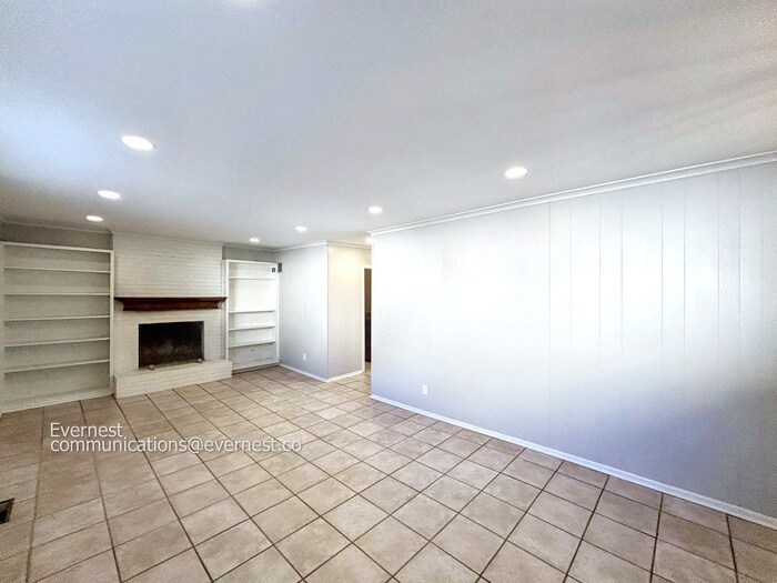 Building Photo - 3563 Aurora Cir