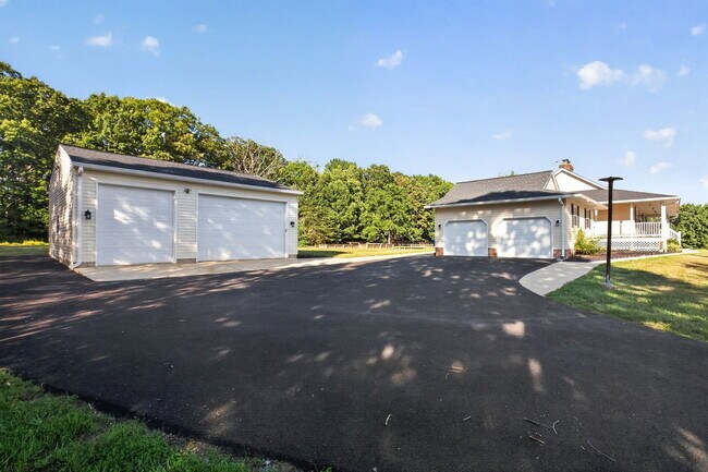 Building Photo - 11880 Provident Dr