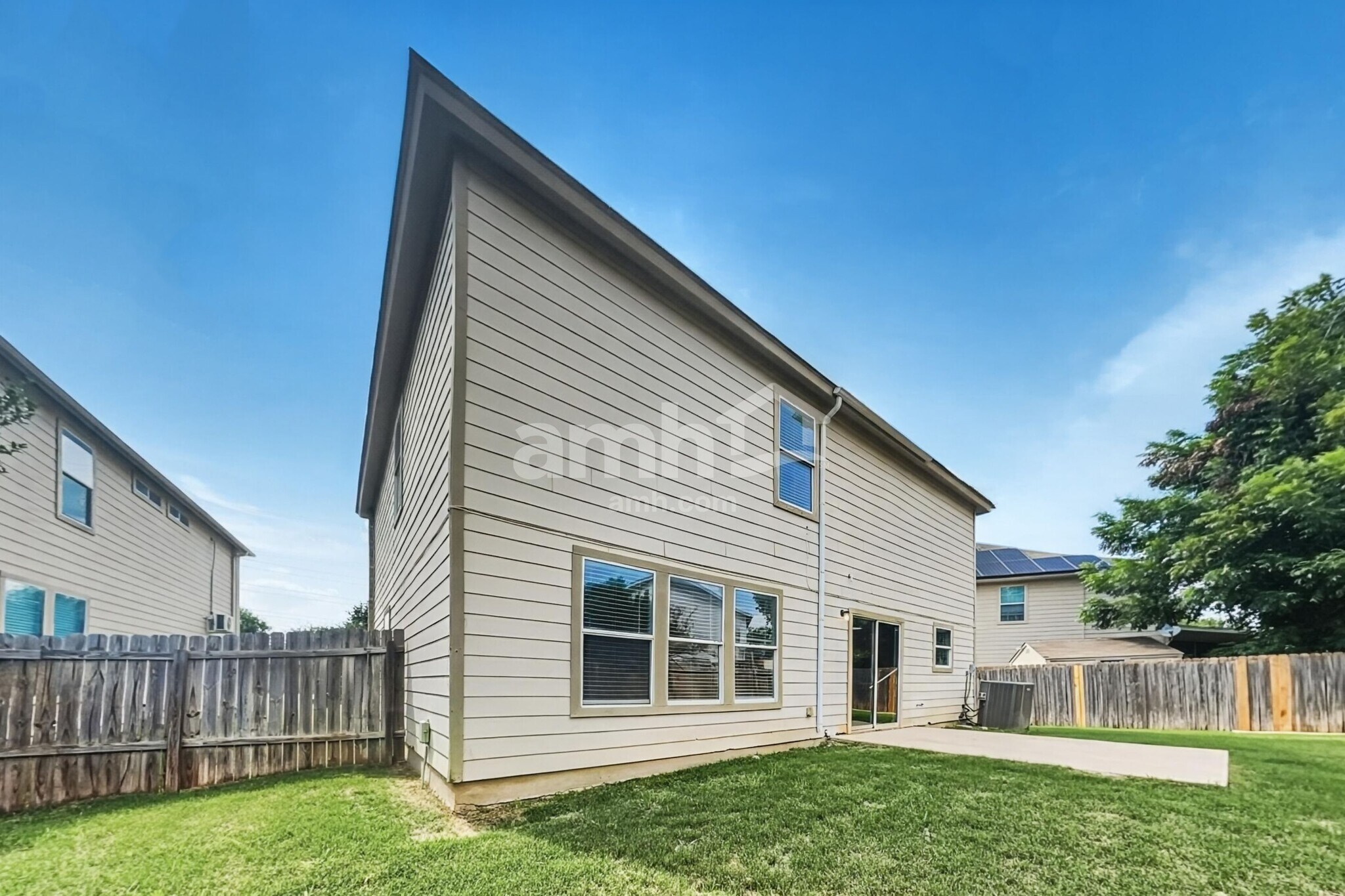 Building Photo - 7522 Drake Cyn
