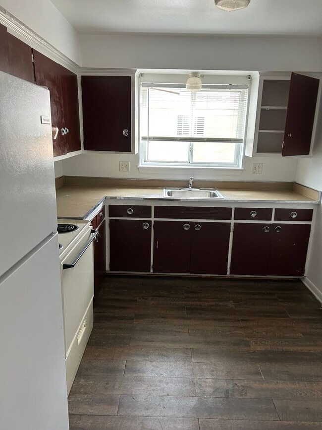 Building Photo - 29206 Longview Ave