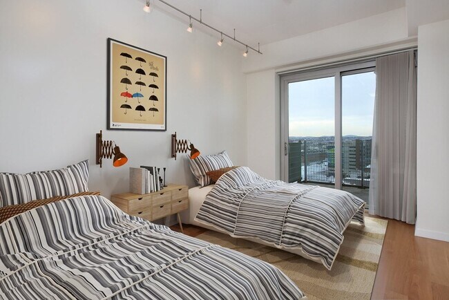 Building Photo - 25 Channel Center St