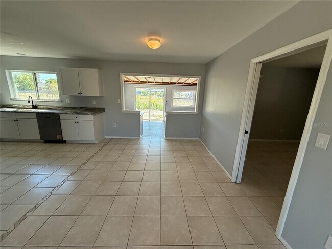 Building Photo - 3236 Montclair Cir
