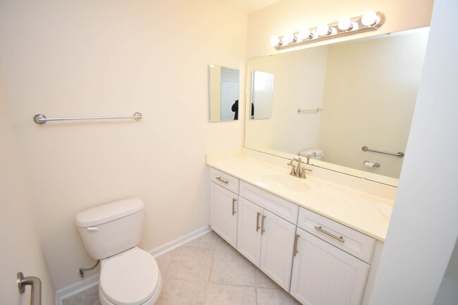 Building Photo - 160 Stonegate Blvd