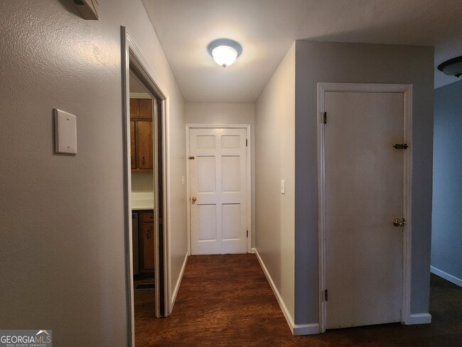 Building Photo - 120 Sol Bridges Rd