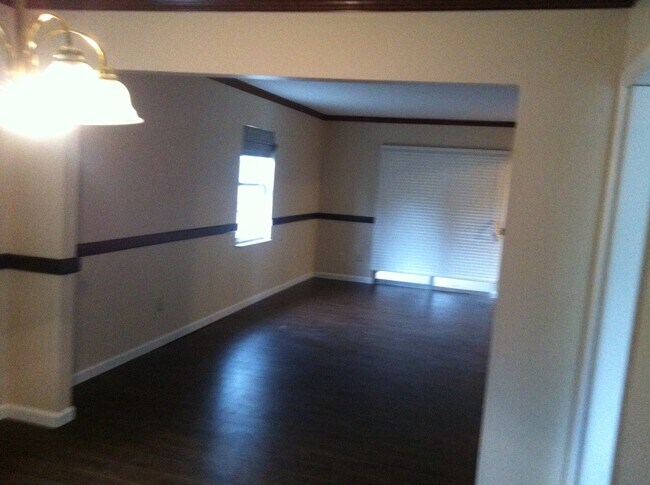 Building Photo - 1070 Cedargate Dr