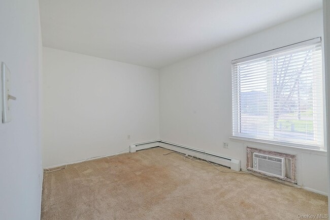 Building Photo - 25 Pierces Rd