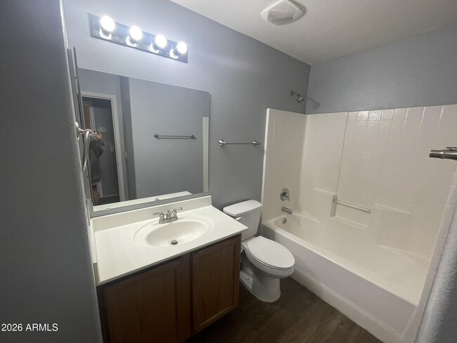 Building Photo - 2090 W Gold Dust Ave