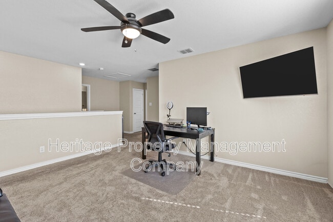 Building Photo - 1915 Overlook Knoll