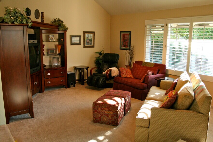 Building Photo - 751 Mundy Ter