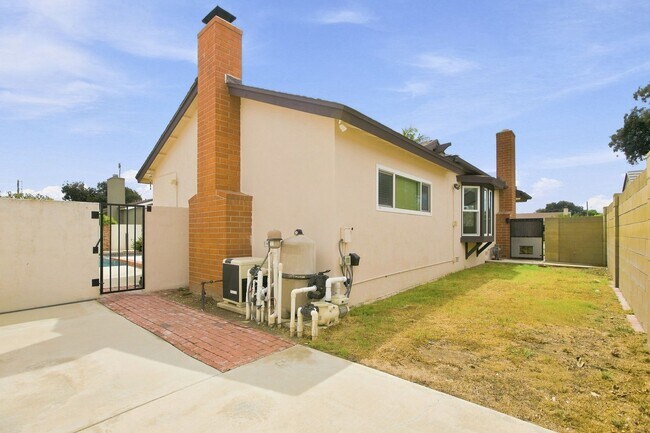 Building Photo - 2779 Cornell Pl