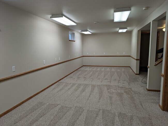 Building Photo - 4511 Holly Ave