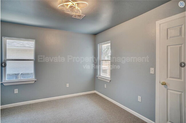 Building Photo - 1908 Sheffield Rd