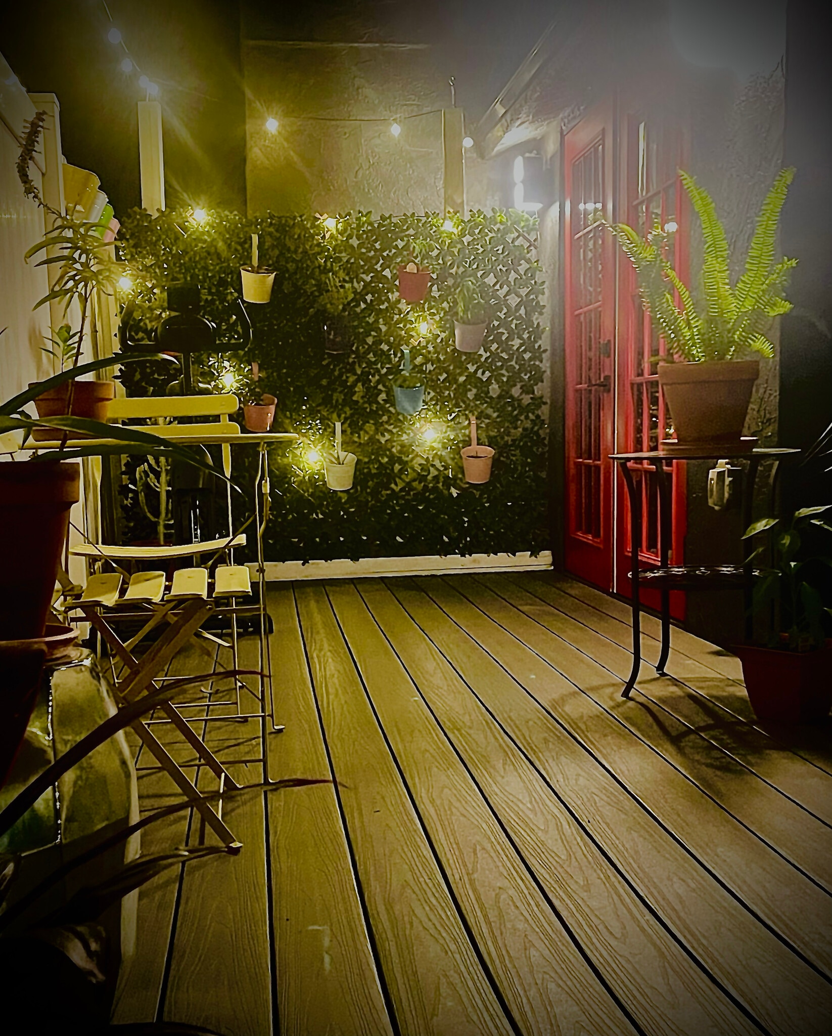 Building Photo - 1034 Queen St N