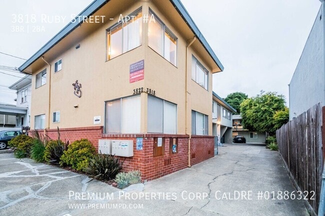 Building Photo - 3818 Ruby St