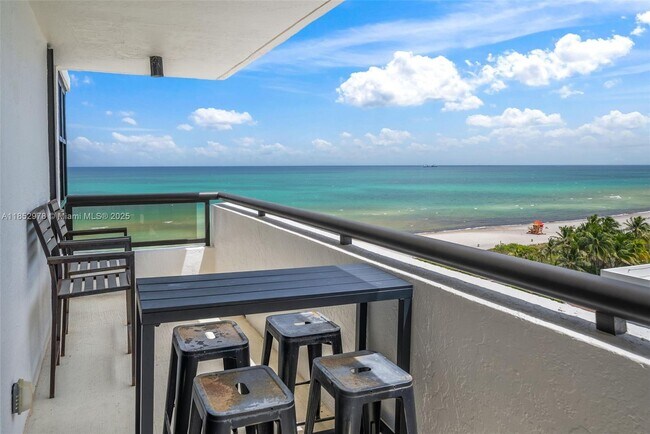 Building Photo - 2555 Collins Ave