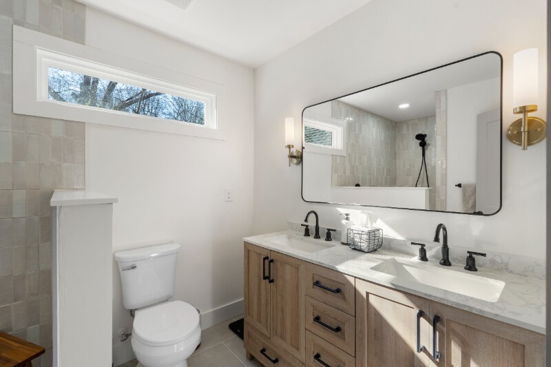 Building Photo - 2212 Weyland Ave