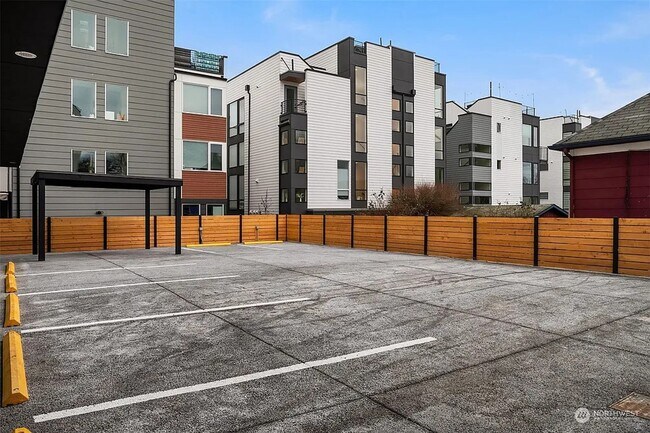 Building Photo - 5615 9th Ave NW