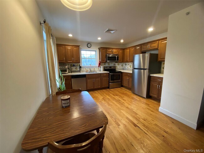 Building Photo - 27 N Main St