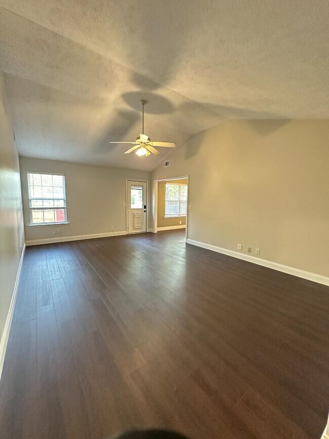 Building Photo - 1171 Catawba Way