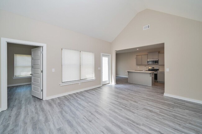 Building Photo - 5505 Blue Jay Cir