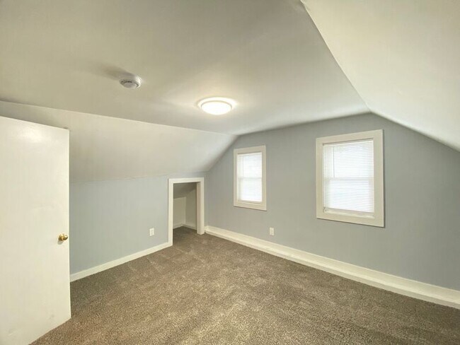 Building Photo - 9 Patten Ct