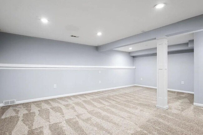 Building Photo - Exceptional Millard School District Home F...