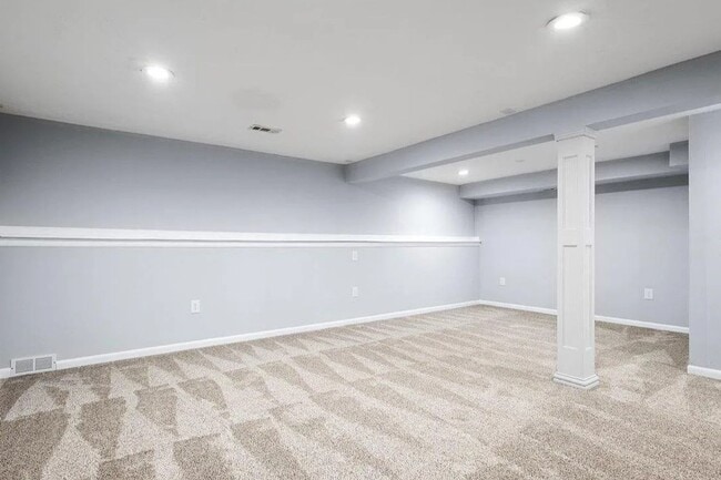 Building Photo - Exceptional Millard School District Home For Rent