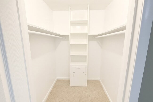 Building Photo - 822 Bandera Ln