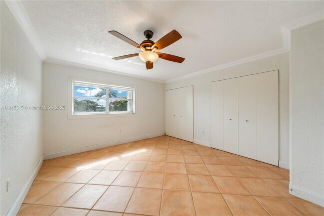 Building Photo - 8650 SW 67th Ave
