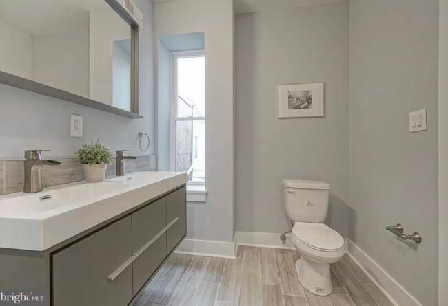 Building Photo - 1917 Pierce St