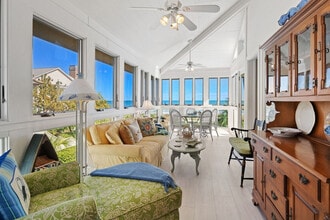 Building Photo - 321 Pioneer Loop