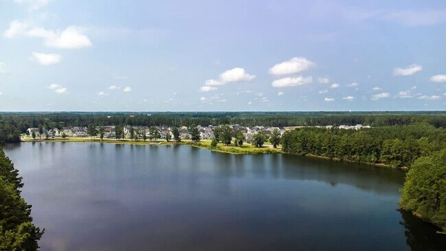 Building Photo - 321 Dogwood Cir