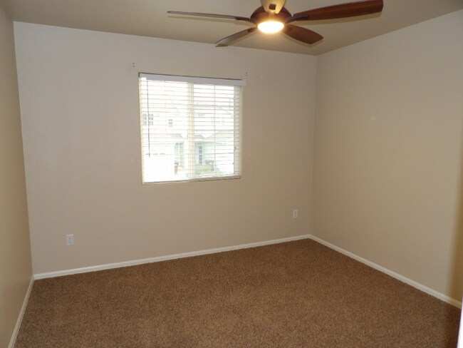 Building Photo - 802 Red Thistle View