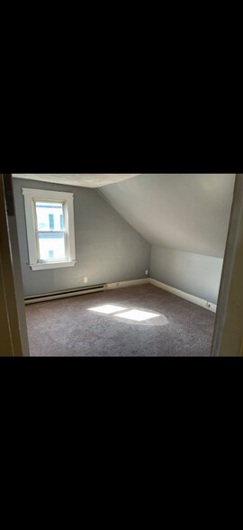 Building Photo - 21 Pine St