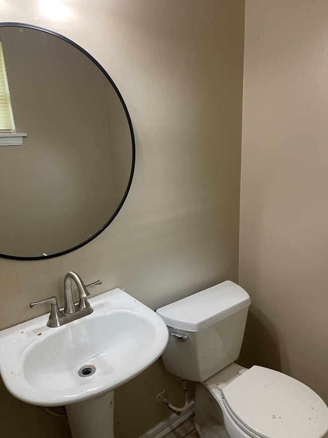 Primary Photo - 5818 NW 33rd St