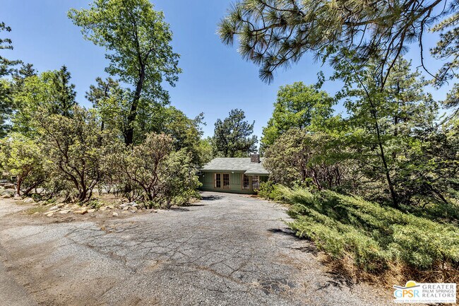 Building Photo - 25465 Seneca Dr