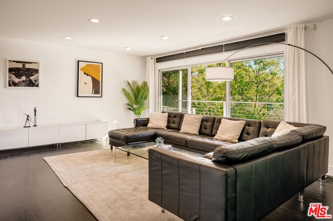 Building Photo - 2388 Kimridge Rd