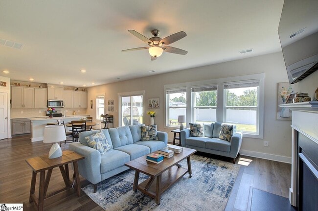 Building Photo - 542 Silverado Ave