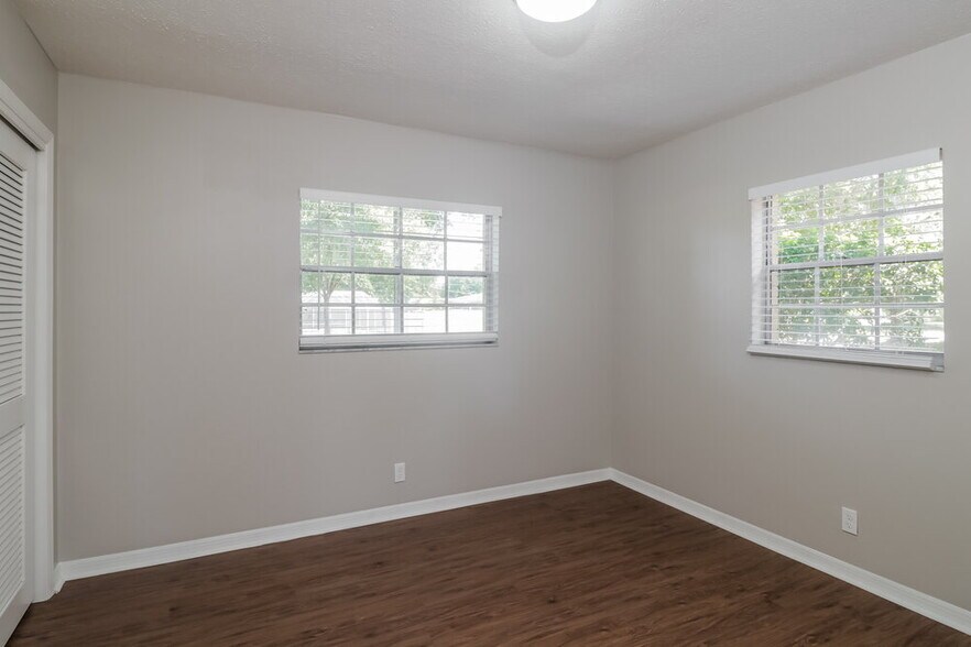 Building Photo - 528 Crestover Dr