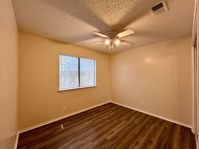 Building Photo - 9308 Kempler Dr