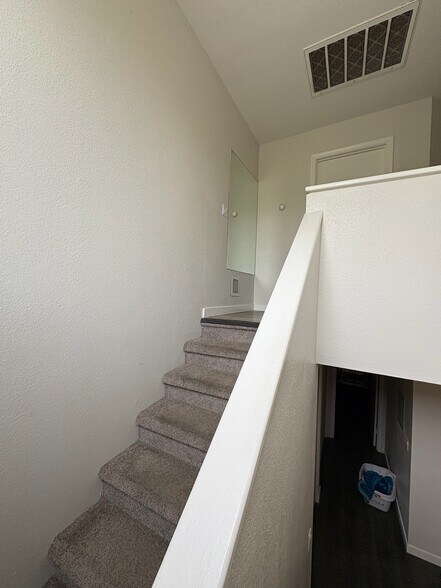 Building Photo - 3315 E Kelton Ln