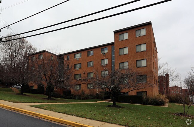 Building Photo - Arcadian House