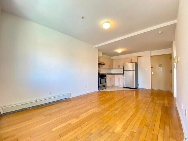 Building Photo - 4125 Kissena Blvd